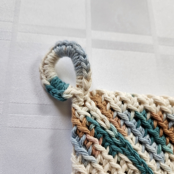 NWOT Crocheted Hot Pad With Hanging Loop - Picture 3 of 6